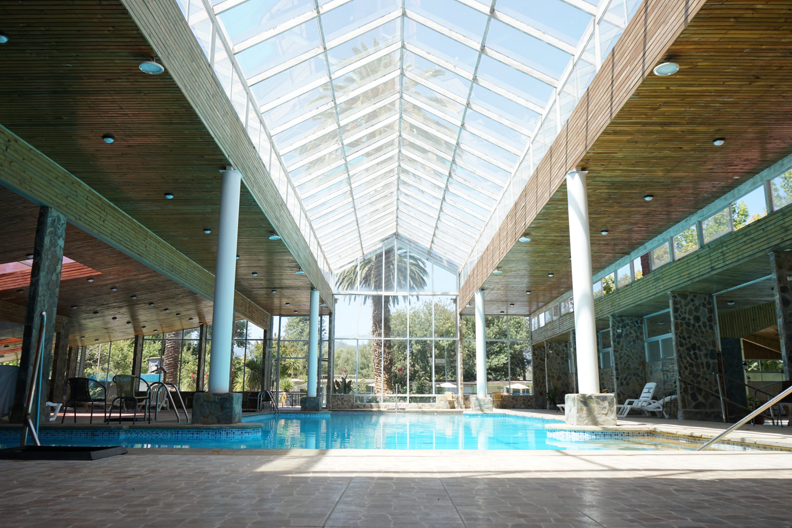 Piscinas Día Completo + Hidrogimnasia — Termas de Pánimavida